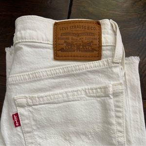Levis wedige straight white jeans. Size 25. Perfect condition